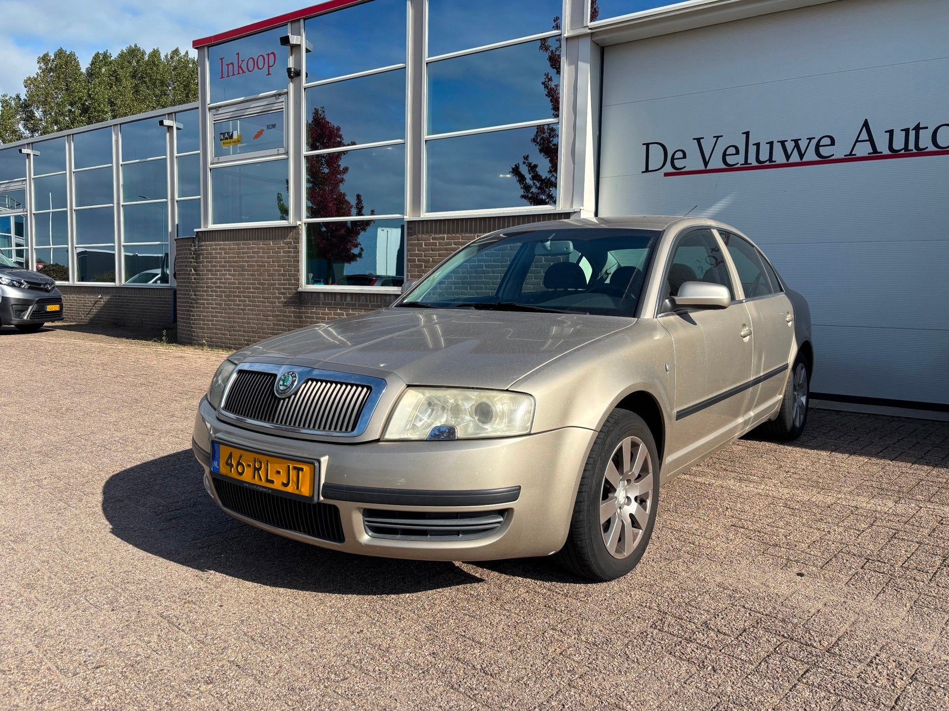 Skoda Superb 1.8 Turbo Comfort 150PK|Automaat, Auto's, Gebruikt, 4 cilinders, 150 pk, Beige