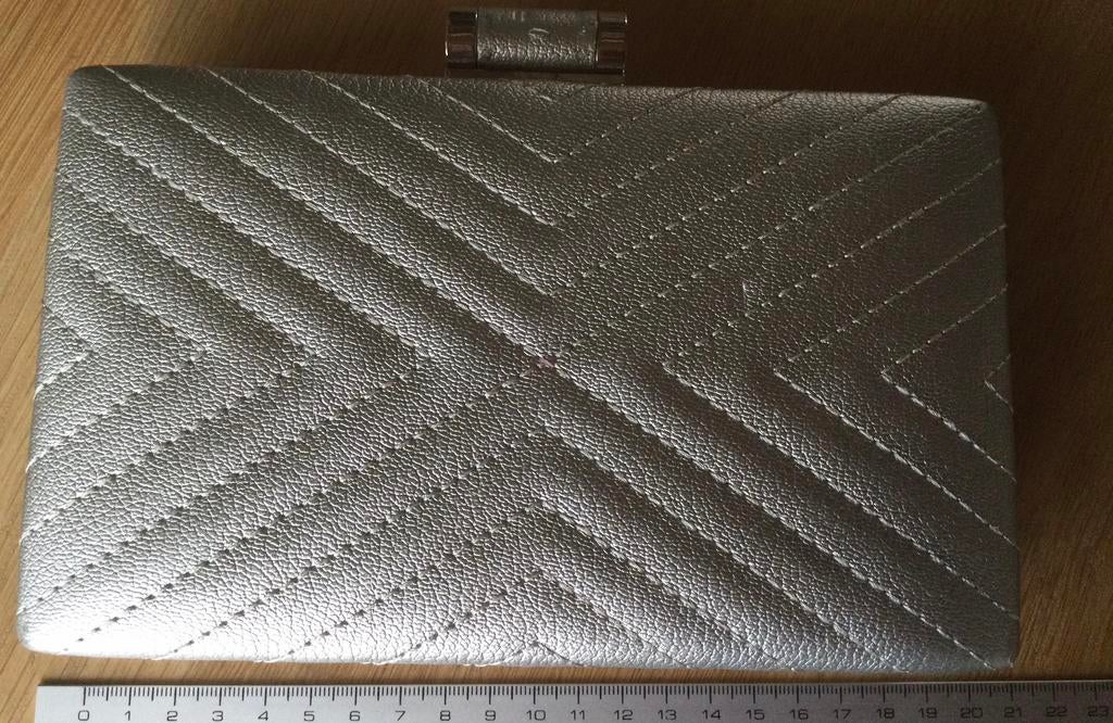 ZGAN. Zilverkleurige clutch, zilverkleurig avondtasje, 21cm, Ophalen of Verzenden, Zo goed als nieuw, Overige kleuren, Avondtasje