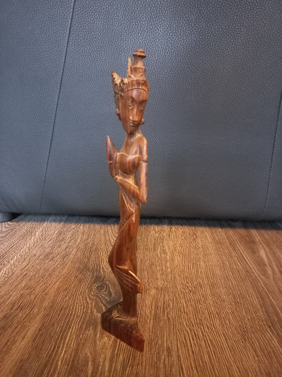 Houten Balinese Danseres Beeldje - Handgesneden, Antiek en Kunst, Kunst | Beelden en Houtsnijwerken, Beeld, Hout, Vrouw, 20 - 50 cm