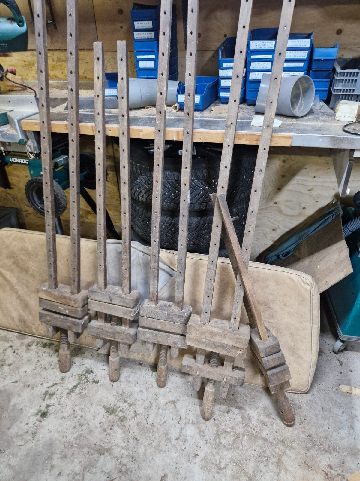 Set van 4 antieke houten lijmklemmen, Ophalen