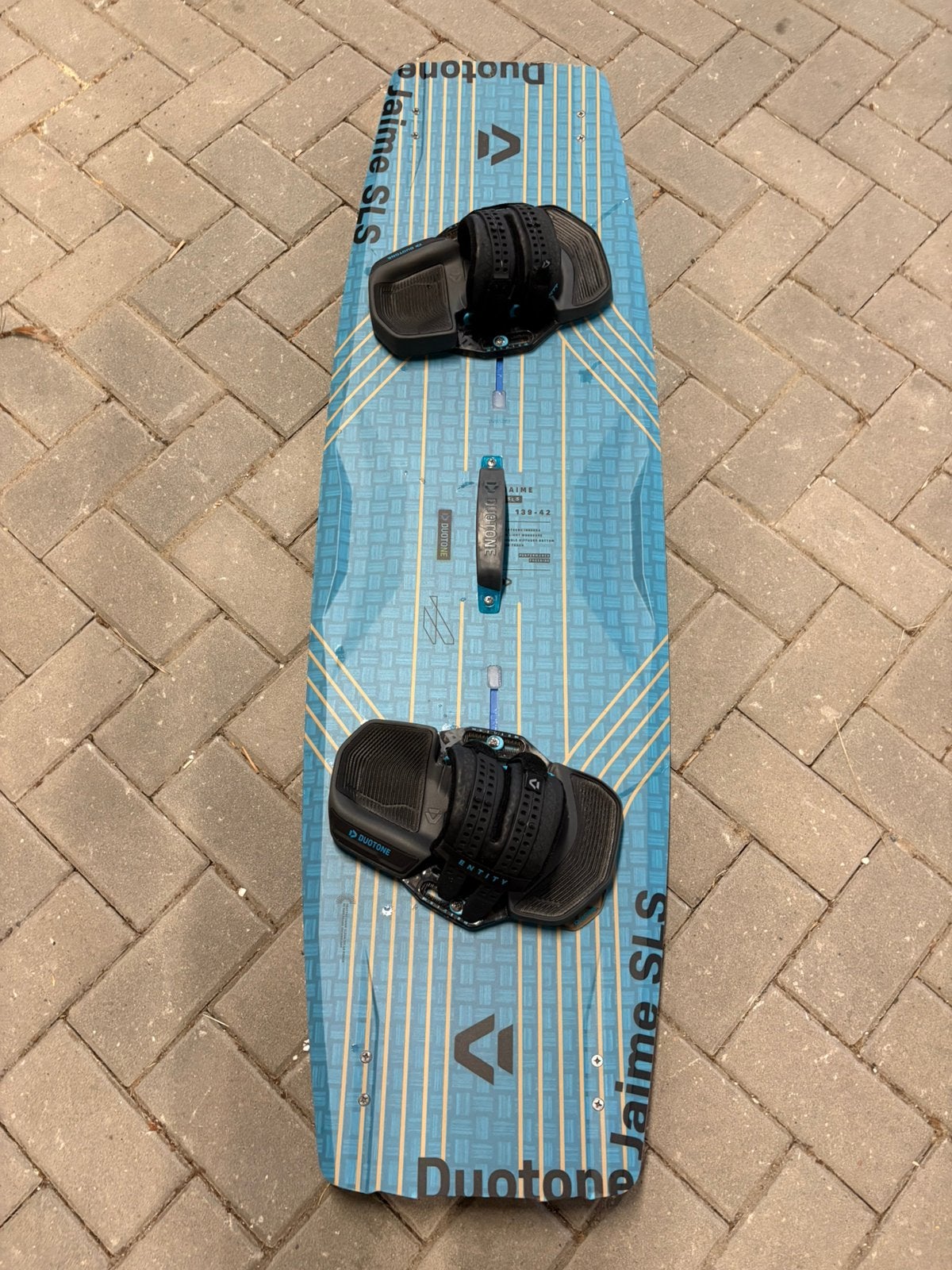 Duotone Jaime SLS 139-42 Twintip Kiteboard Entity Pads, Ophalen of Verzenden, Zo goed als nieuw, Overige typen