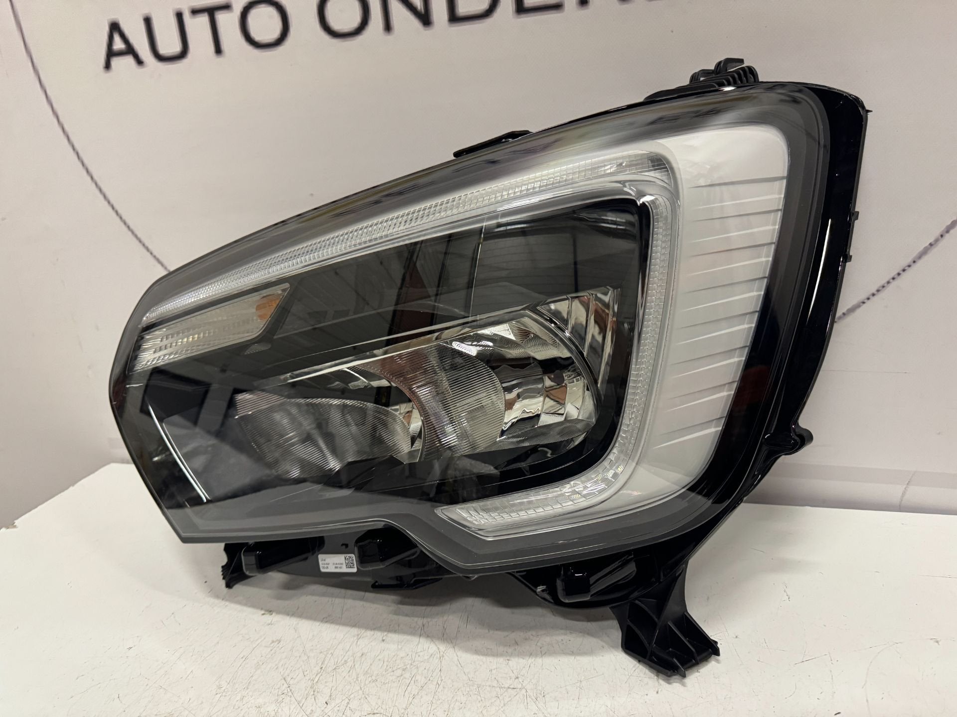 RENAULT MASTER 3 FACELIFT LED KOPLAMP LINKS 260607867R, Auto-onderdelen, Verlichting, Renault Group, Gebruikt, Contact.group@renault.com