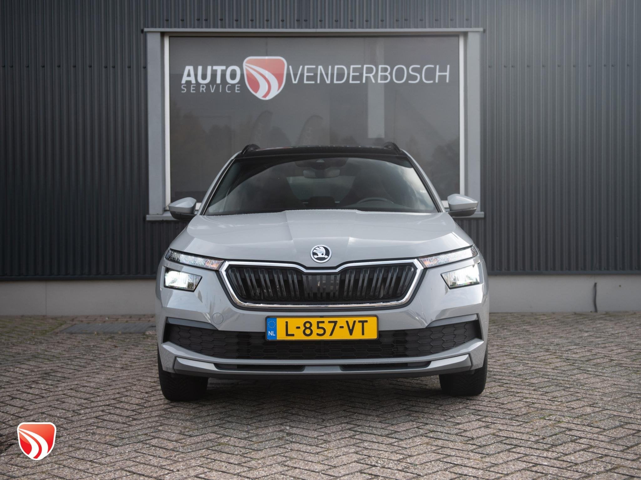 Skoda Kamiq 1.0 TSI Sport Business 110pk | Panoramadak | App, Auto's, Dealer onderhouden, Gebruikt, Lane Keeping Assist, 49 €/maand