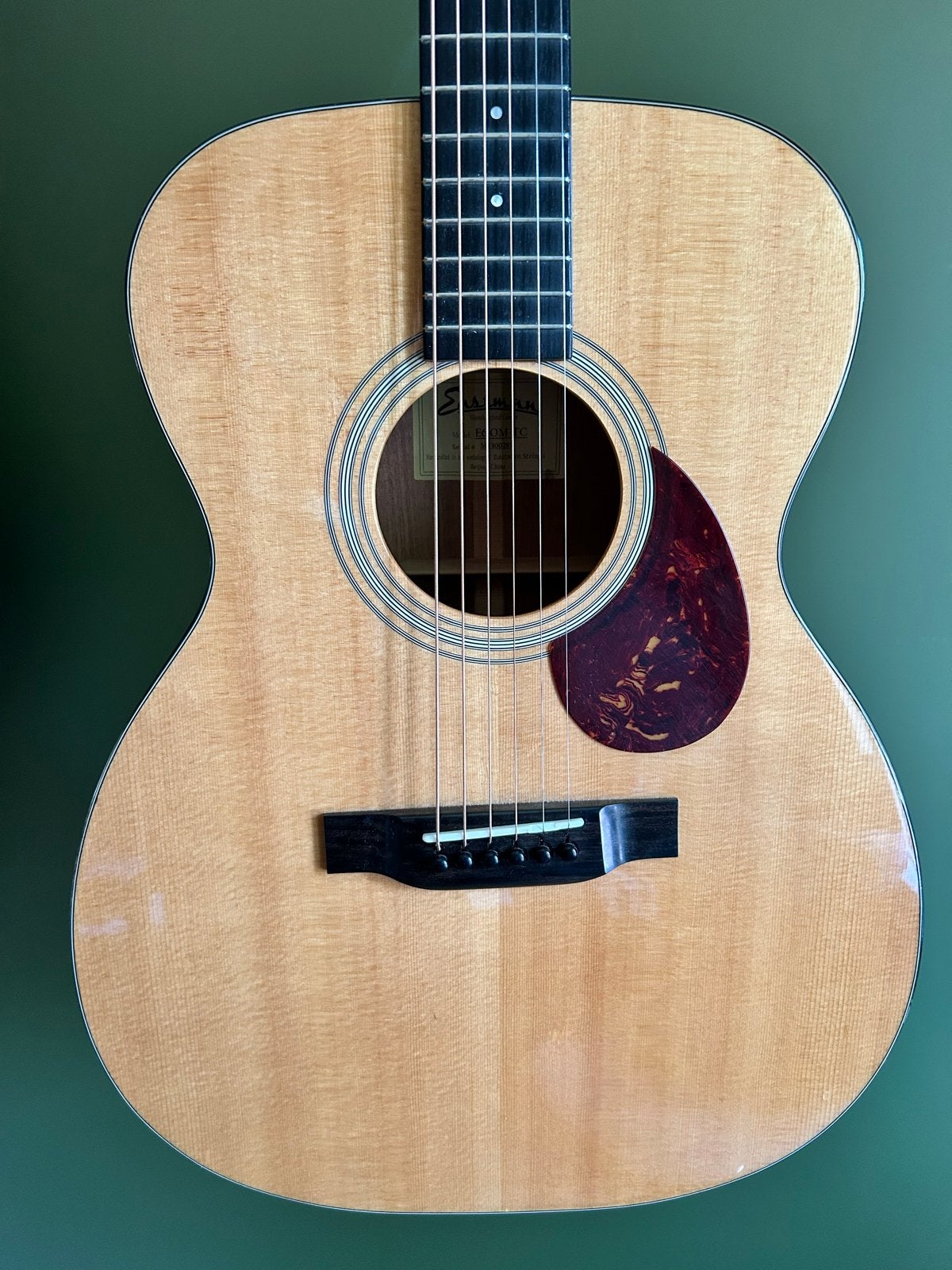 Eastman E6 OM TC akoestische gitaar met koffer, Muziek en Instrumenten, Snaarinstrumenten | Gitaren | Akoestisch, Ophalen, Gebruikt