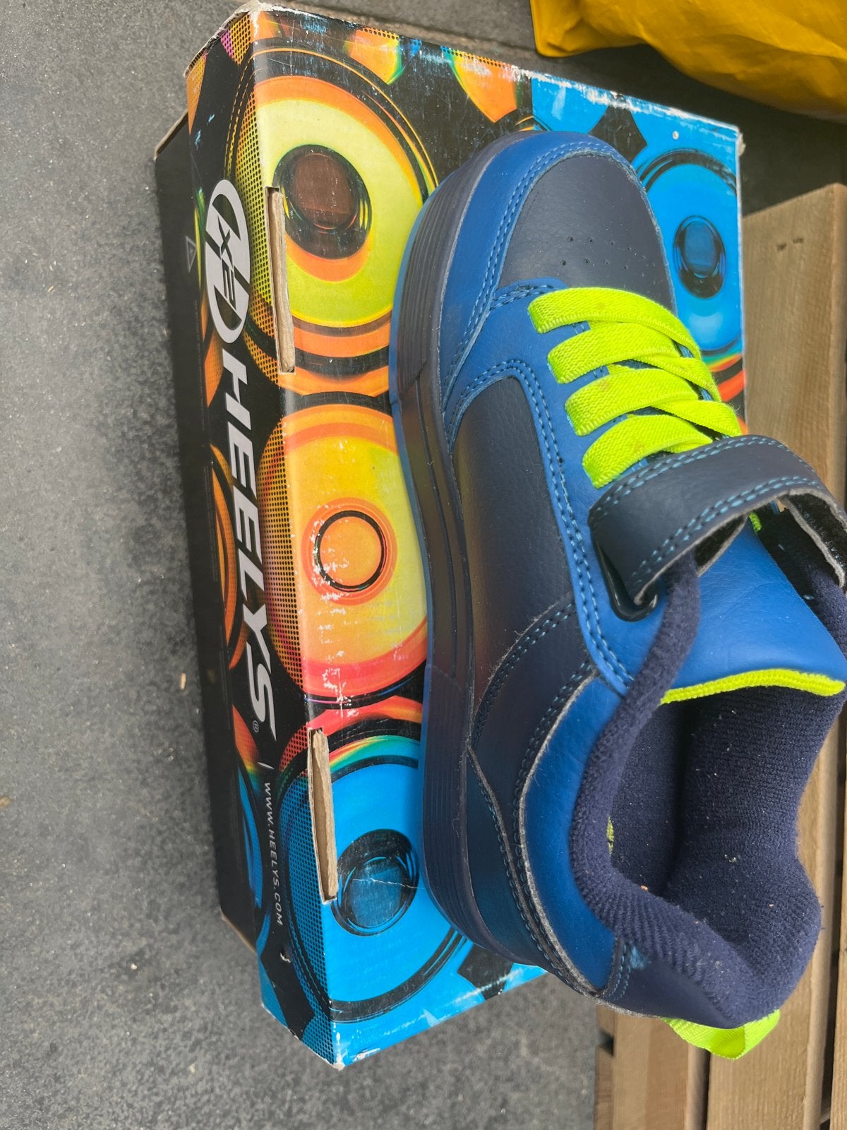 Heelys rolschoenen - Maat 34 - Blauw met neon geel, Ophalen of Verzenden, Gebruikt, Kinderen