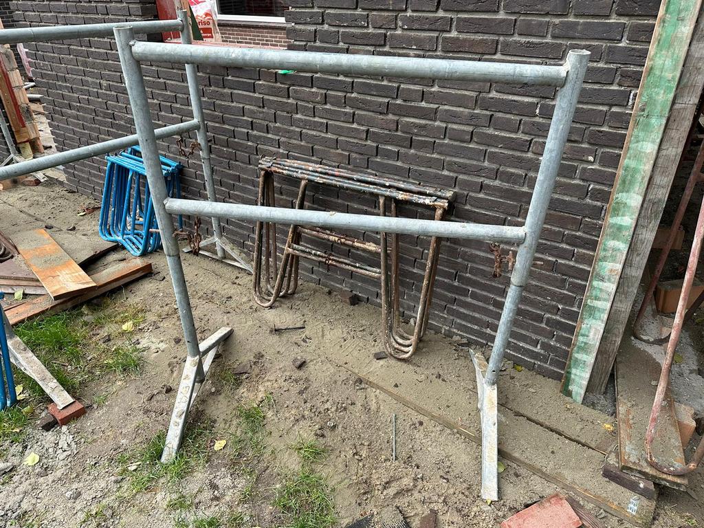 Steigerbok, Doe-het-zelf en Verbouw, Steigers, Ophalen, Zo goed als nieuw, Overige typen, Minder dan 2 meter
