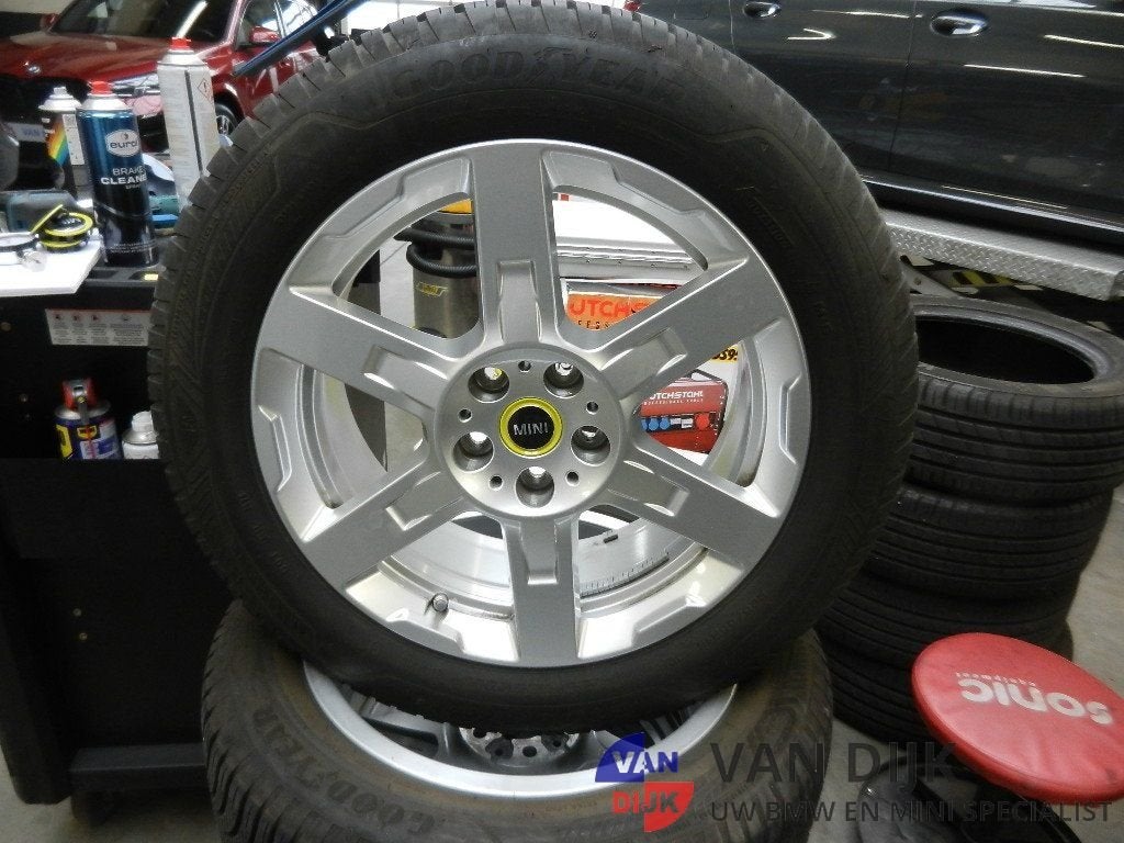 All Season bandenset origineel 18 inch MINI COUNTRYMAN U25, 18 inch, Gebruikt, -, -