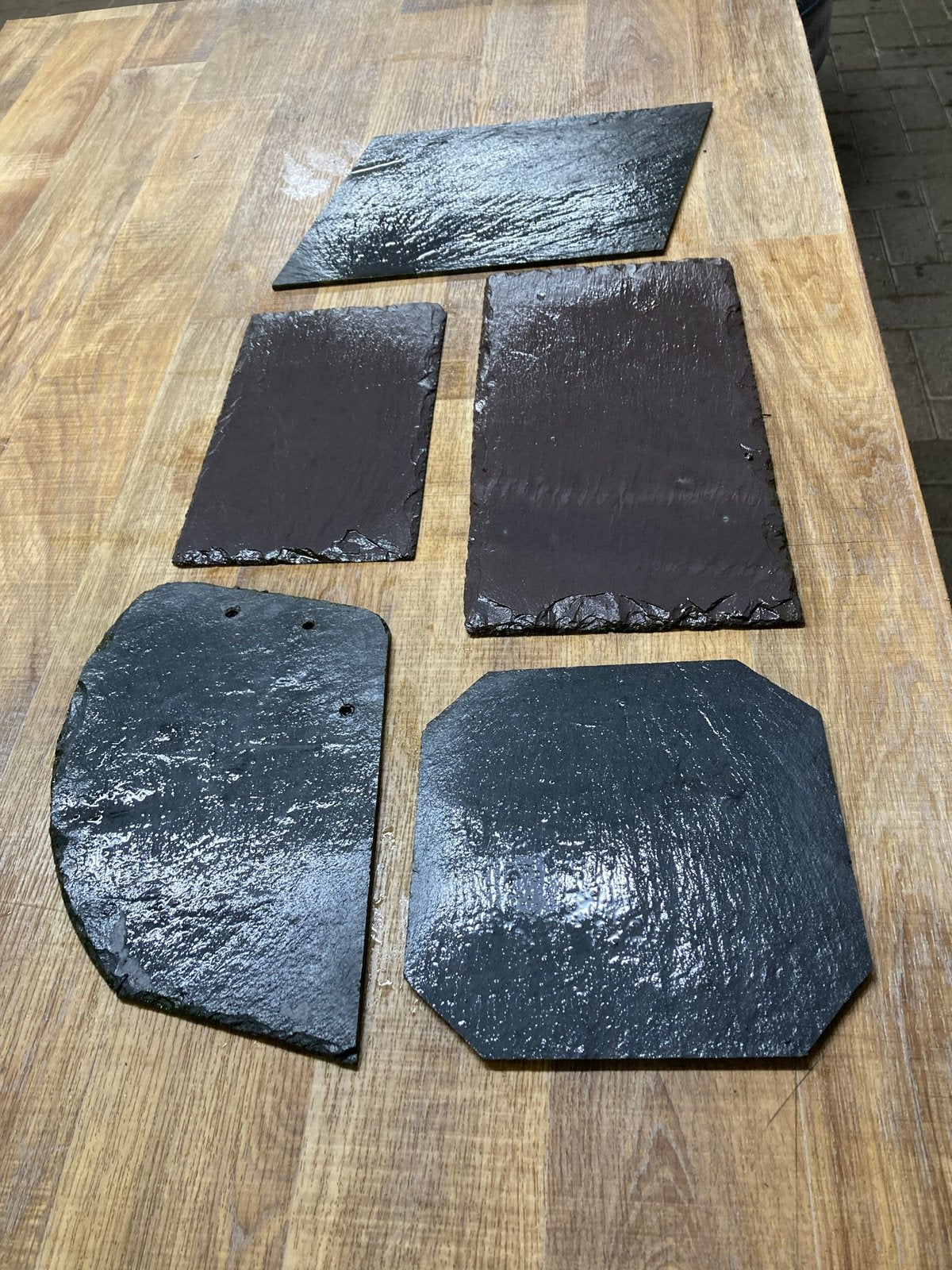 5 pallets leisteen dakpannen in diverse vormen en maten, Ophalen, Steen of Klei, Nieuw, 15 m² of meer
