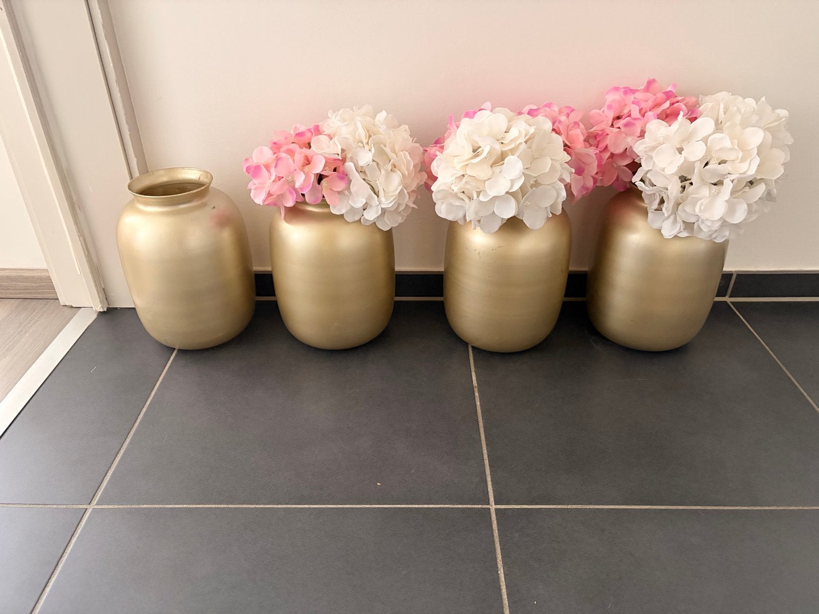 Gouden Vazen  (2 of 4 stuks), Huis en Inrichting, Inclusief decoratie, Ophalen of Verzenden, Zo goed als nieuw, Metaal