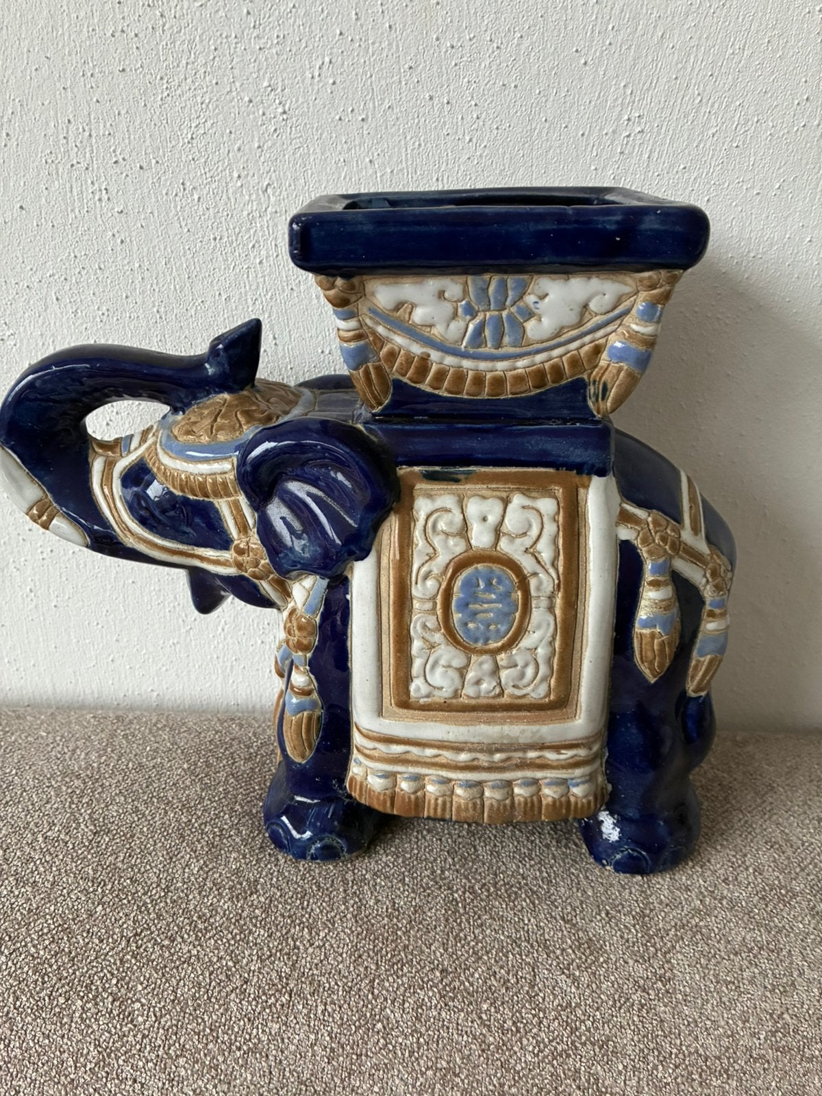 Vintage olifant met bloempot, Ophalen