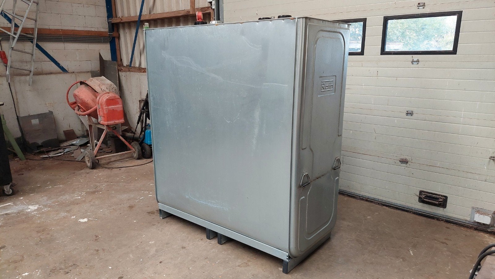 Dieseltank/ olietank 1500 liter, Ophalen