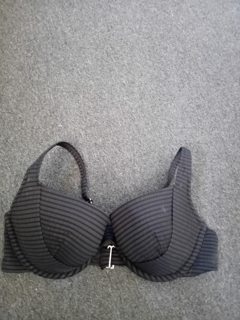 Zwarte bikini top 85D H&M - Zo goed als nieuw, Kleding | Dames, Badmode en Zwemkleding, Zwart, Ophalen of Verzenden, Zo goed als nieuw