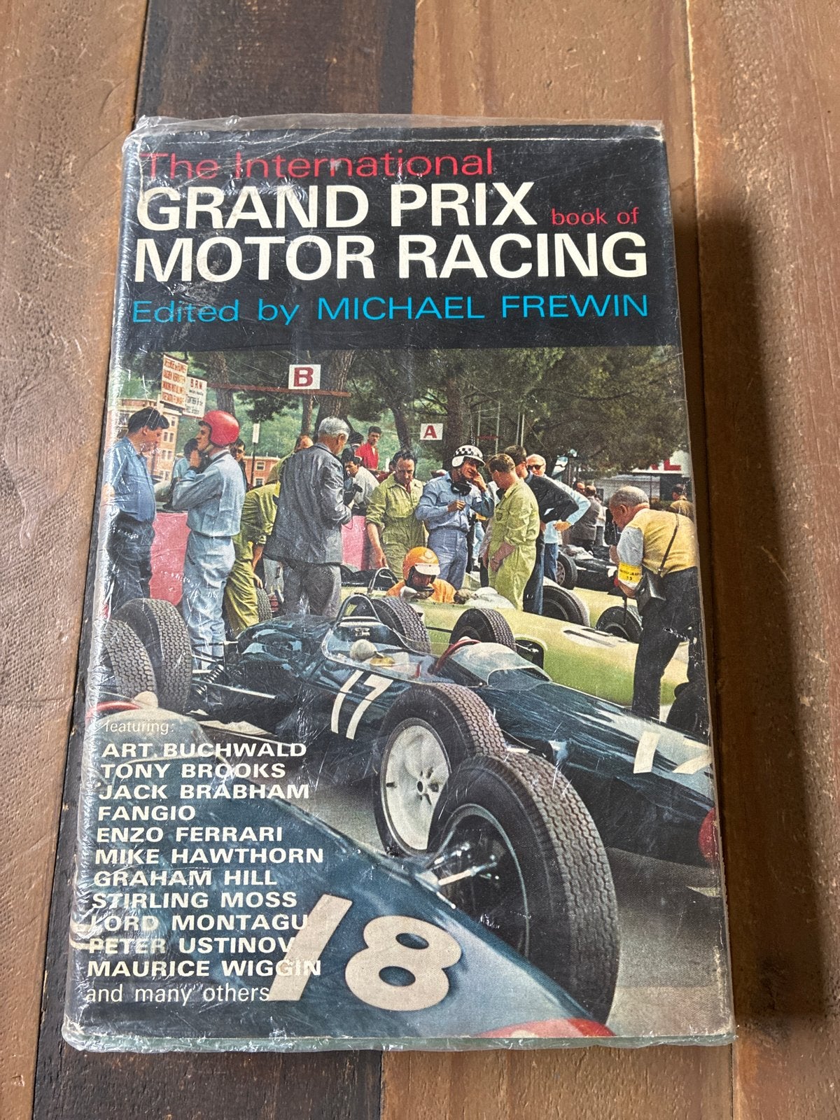 The International Grand Prix Book of Motor Racing, Ophalen of Verzenden, Gelezen, Algemeen
