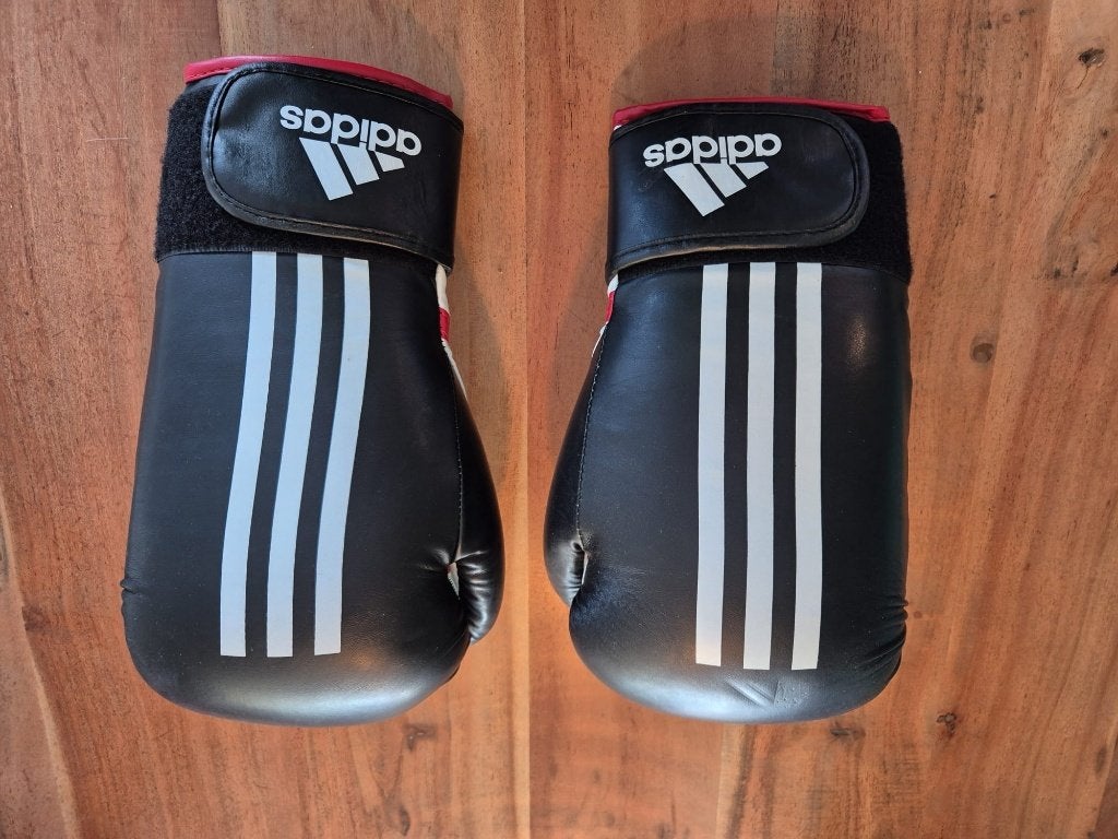 Adidas Bokshandschoenen (Zwart/Wit) - 12 oz, Sport en Fitness, Boksen, Verzenden, Gebruikt, Bokshandschoenen