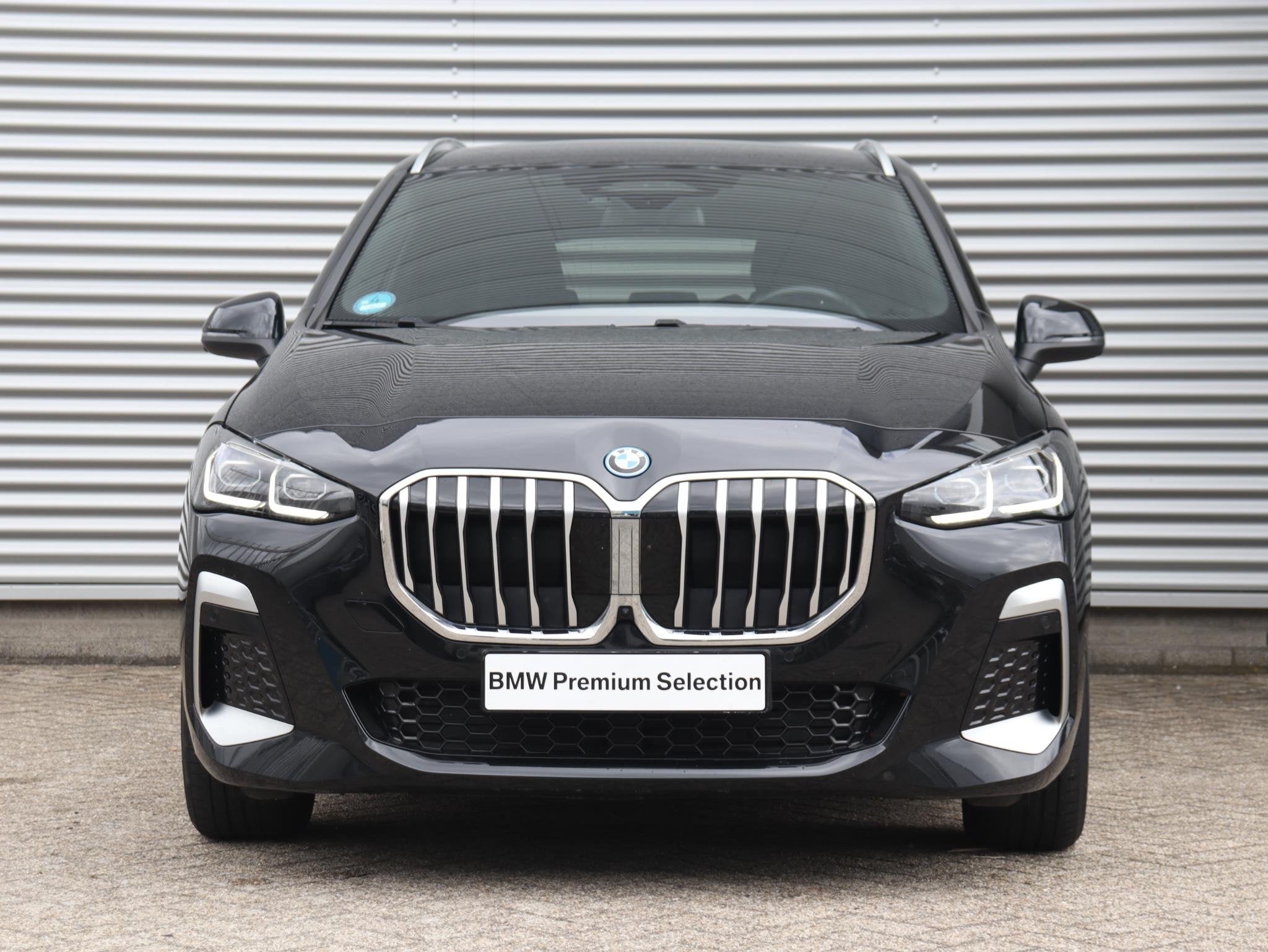 BMW 2-serie Active Tourer 225e xDrive | M Sportpakket | Inno, Automaat, Gebruikt, 150 min, Zwart