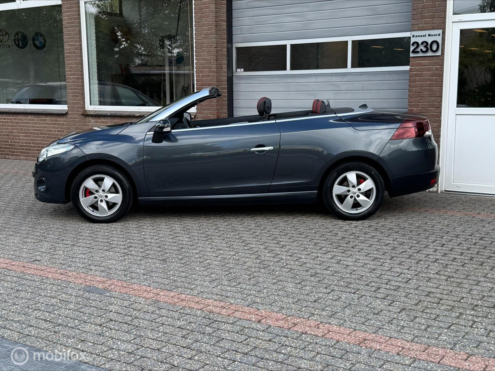 Renault Mégane Coupé Cabriolet 1.6 LEDER/ECC-AIRCO/CRUISE, Euro 5, Gebruikt, 750 kg, 4 cilinders