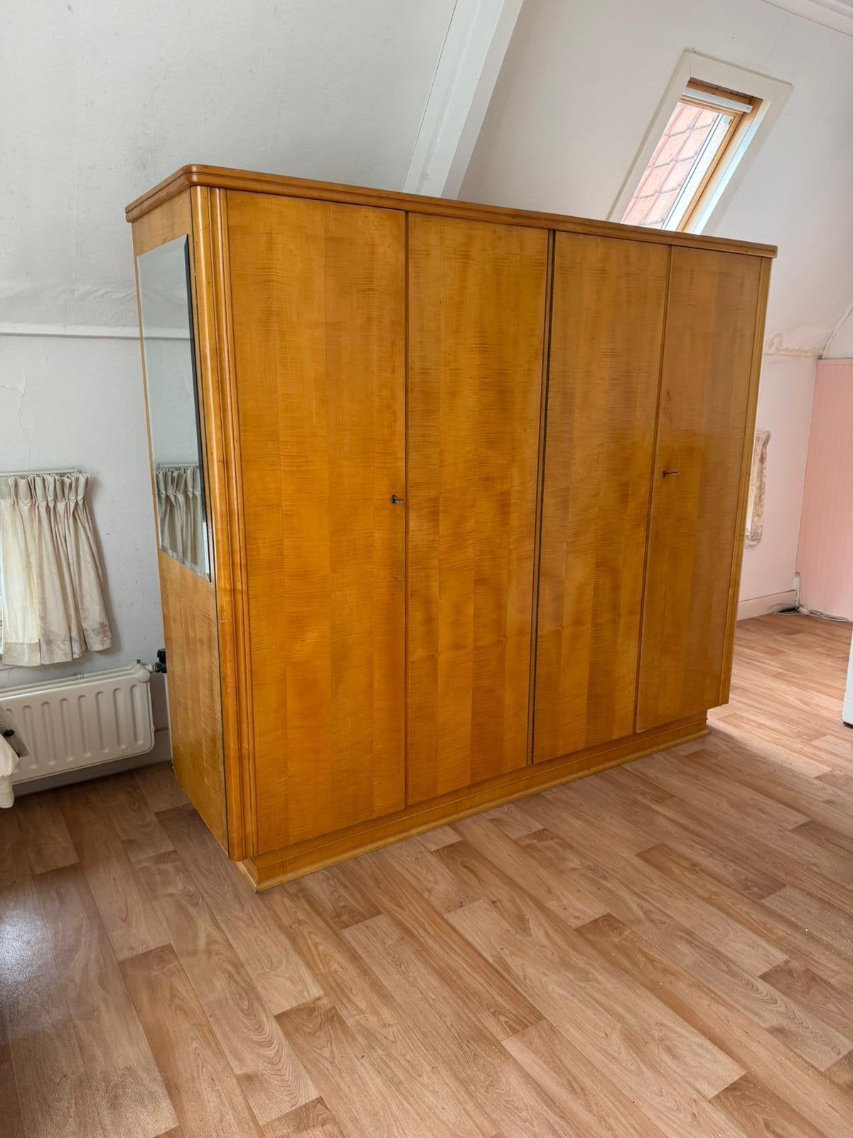 vintage 4-deurs kledingkast, Huis en Inrichting, Kasten | Kledingkasten, Ophalen, Zo goed als nieuw, 50 tot 75 cm, 150 tot 200 cm