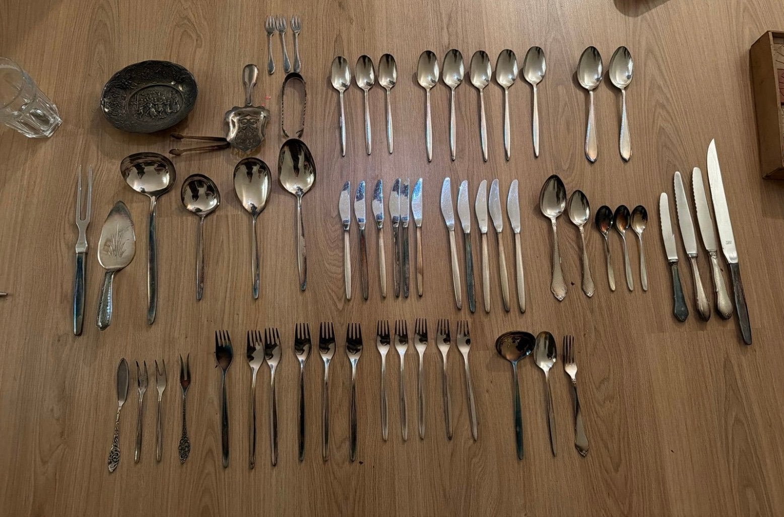 Uitgebreide collectie bestek, Ophalen