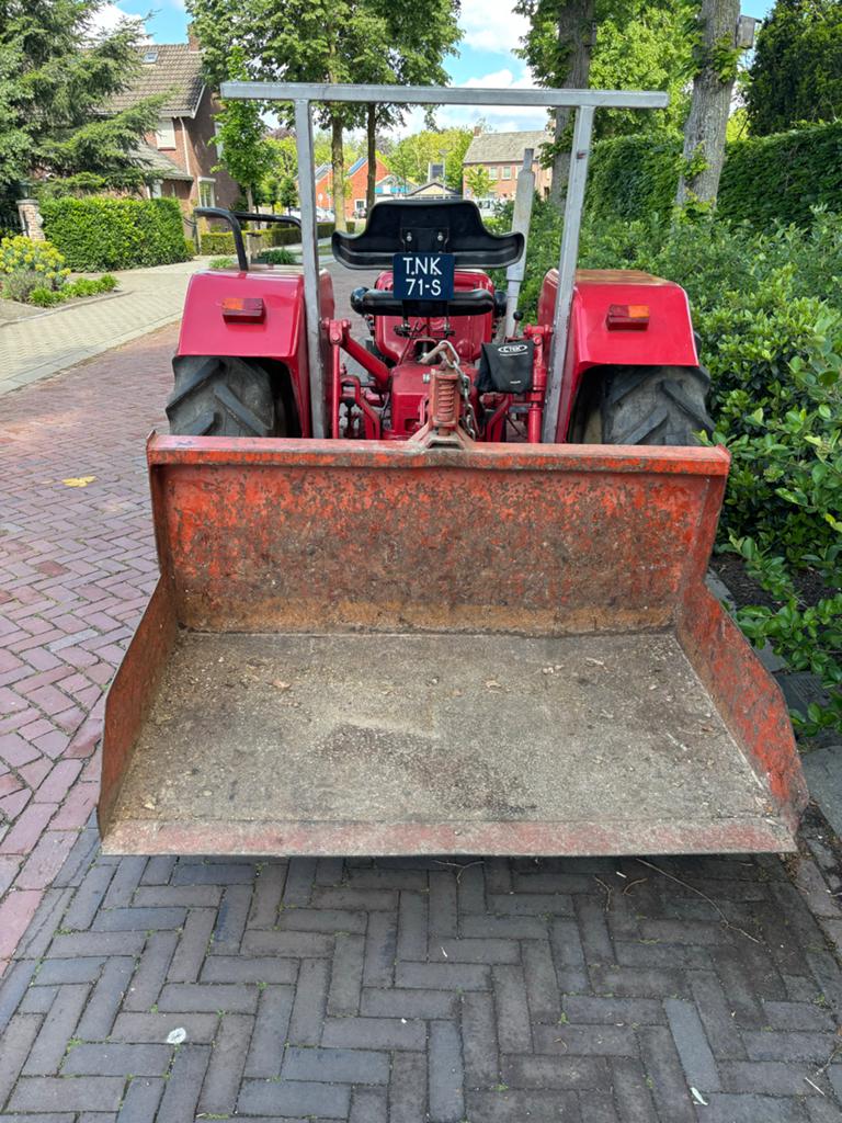 McCormick D-326 Oldtimer Tractor met Achterbak, Zakelijke goederen, Agrarisch | Tractoren, Ophalen, 2500 tot 5000, Oldtimer, McCormick