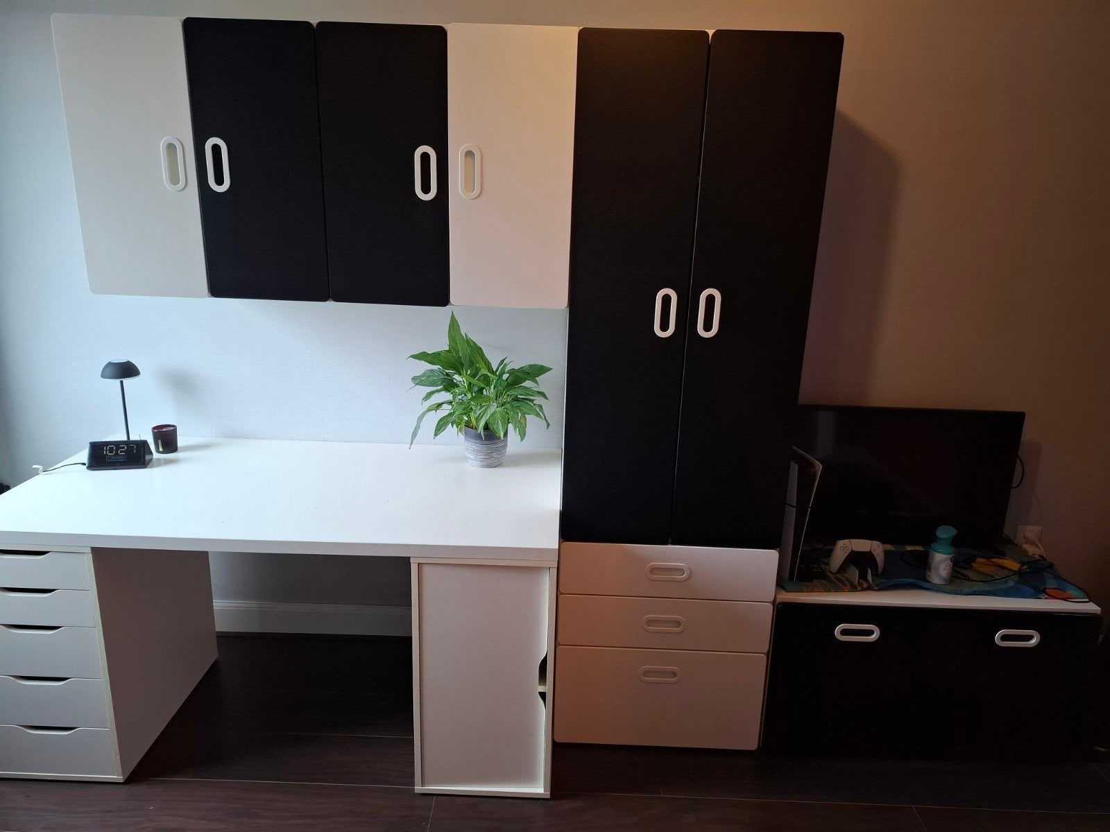 IKEA bureau-kast combinatie, zwart/wit, met opbergruimte, Ophalen, Gebruikt, Spaanplaat of MDF, IKEA