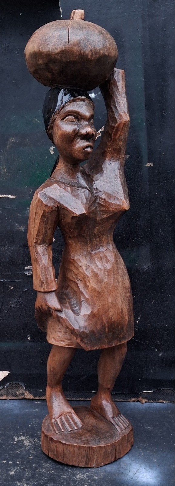Tribal.  Afrika. Oud. Dame met kalebas.  51 cm., Antiek en Kunst, Ophalen, Houtsnijwerk, 50 - 100 cm, Handgemaakt
