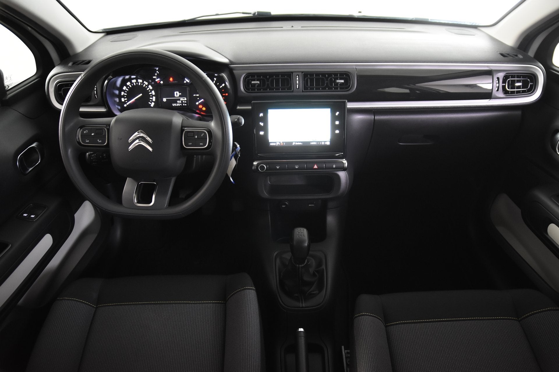 Citroën C3 Feel *1ste Eigenaar*Navigatie*Carplay*PDC*, Voorwielaandrijving, 1199 cc, 450 kg, Wit