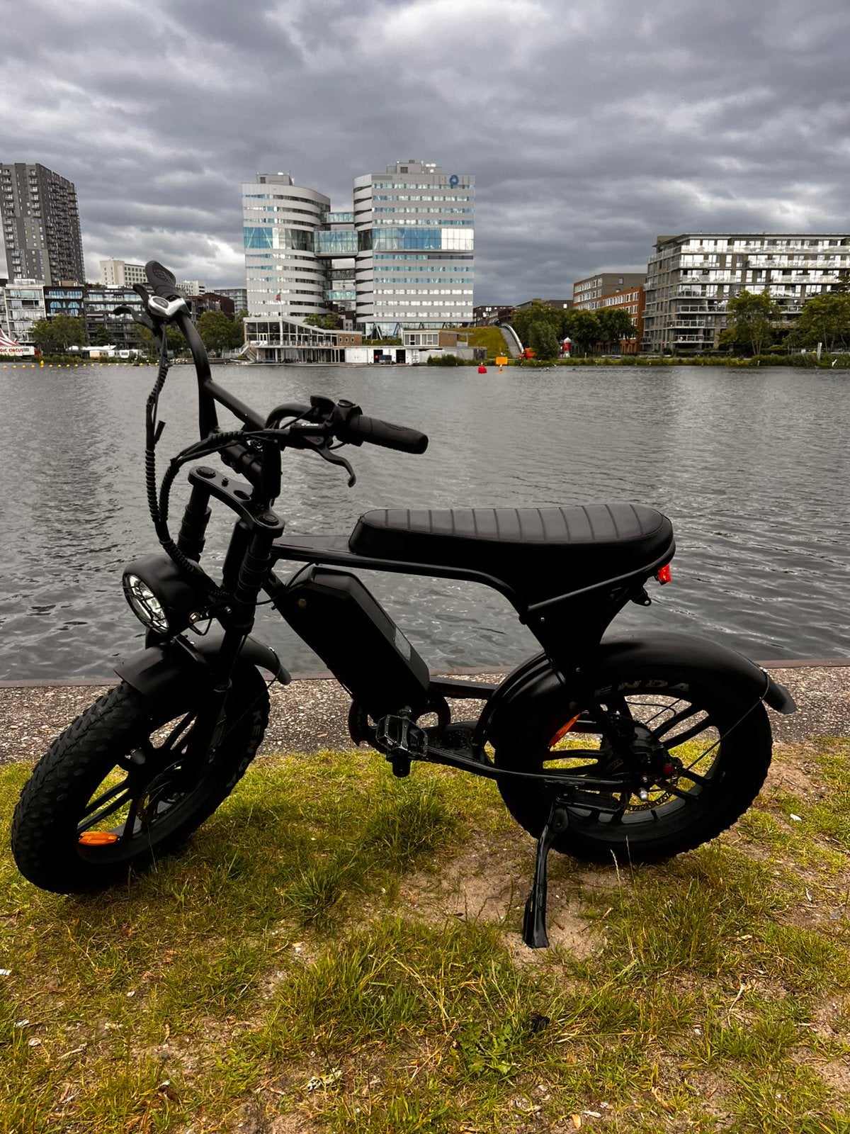 Te koop: Ouxi V8 – Nette staat!, 59 cm of meer, Ophalen of Verzenden, Zo goed als nieuw, Overige merken