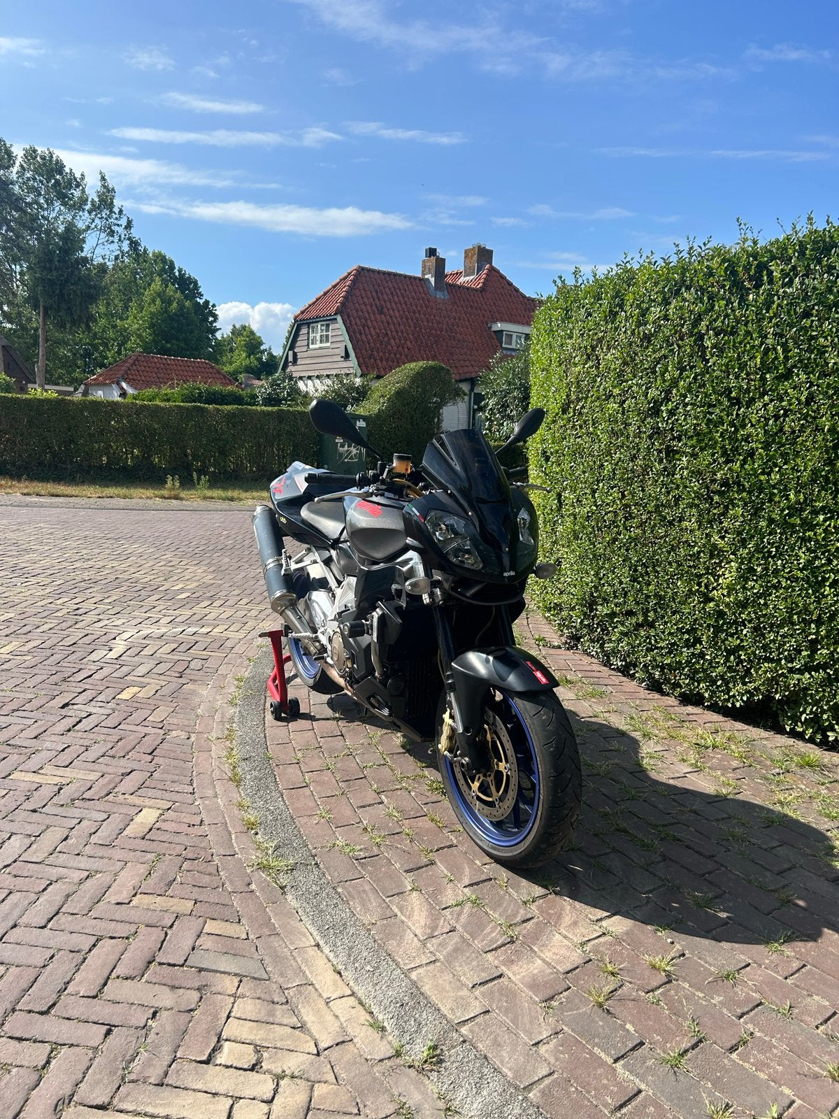 Aprilia Tuono V2 1000 - Krachtige Naked Bike, Motoren, 2 cilinders, Motorrijbewijs A, Gebruikt, Particulier