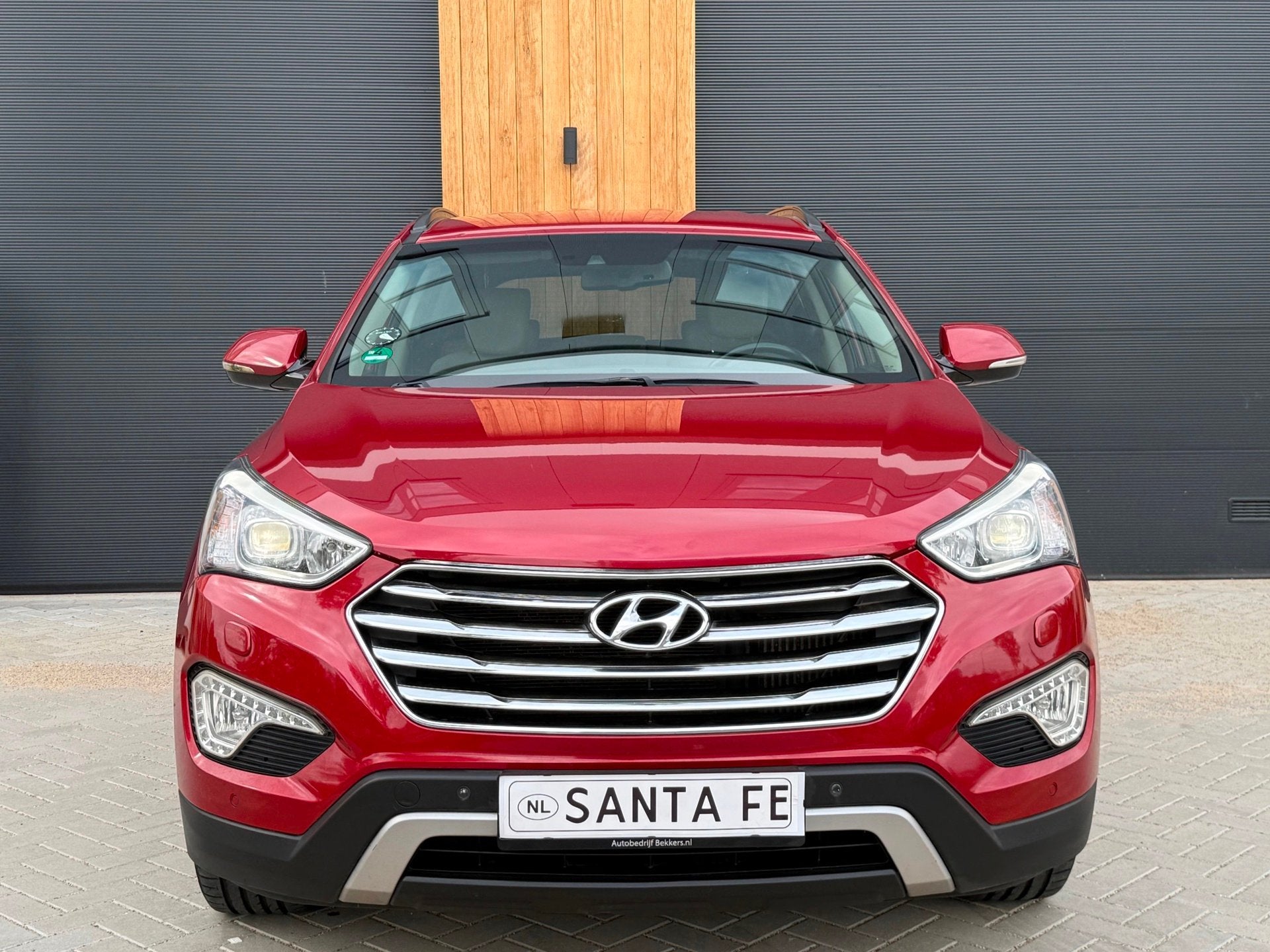Hyundai Grand Santa Fe 2.2 CRDi 4WD 197PK AUT 7-SEATS/CAMERA, Auto's, Automaat, Gebruikt, 7 stoelen, Leder