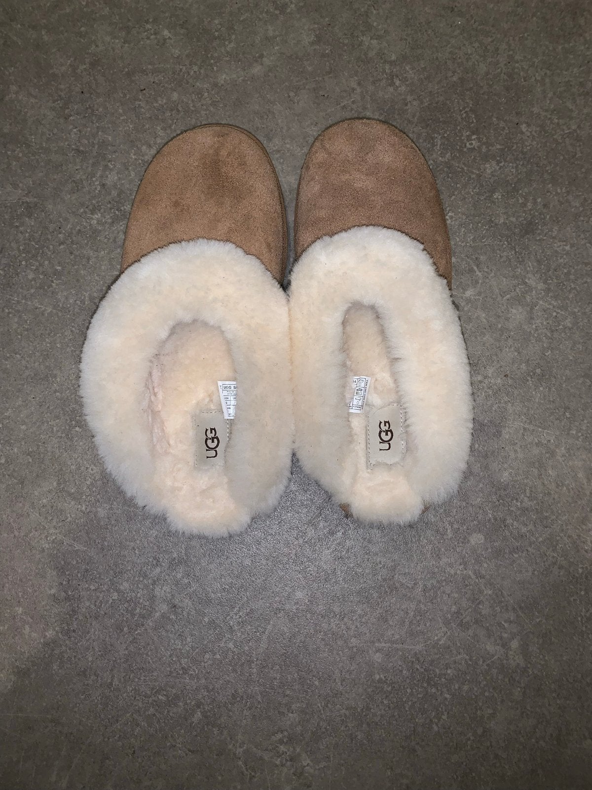 UGG Pantoffels - Zo goed als nieuw, Ophalen of Verzenden, Zo goed als nieuw, Bruin, Pantoffels of Sloffen