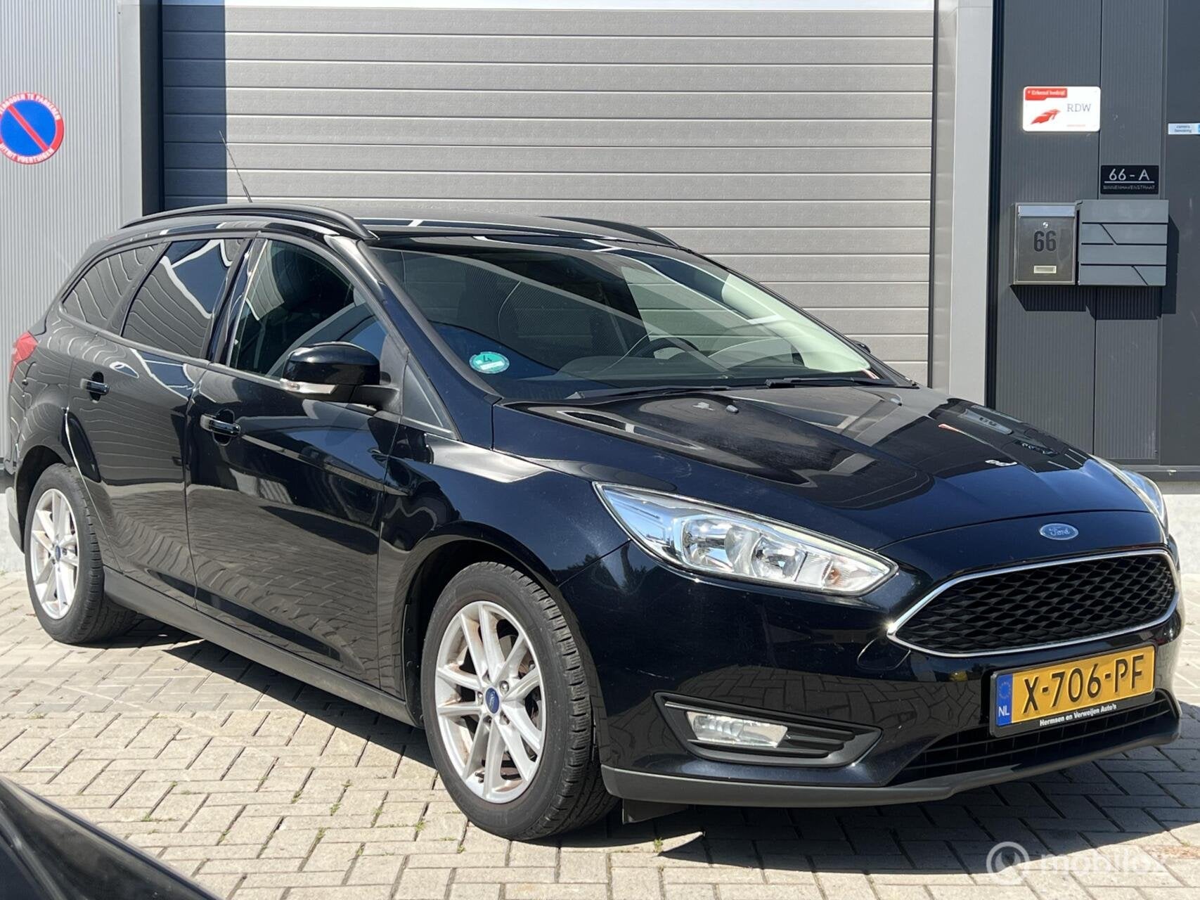Ford Focus Wagon 1.0 Titanium Edition Garantie !, Auto's, 125 pk, Gebruikt, Euro 6, Zwart