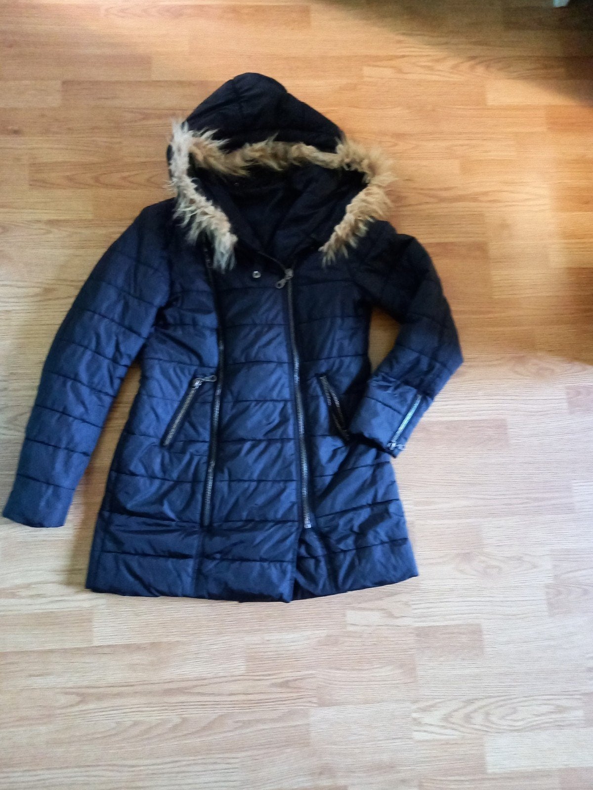 Zwarte gewatteerde jas met afneembare capuchon, Kleding | Dames, Jassen | Winter, Ophalen of Verzenden, Gedragen, Maat 42/44 (L)