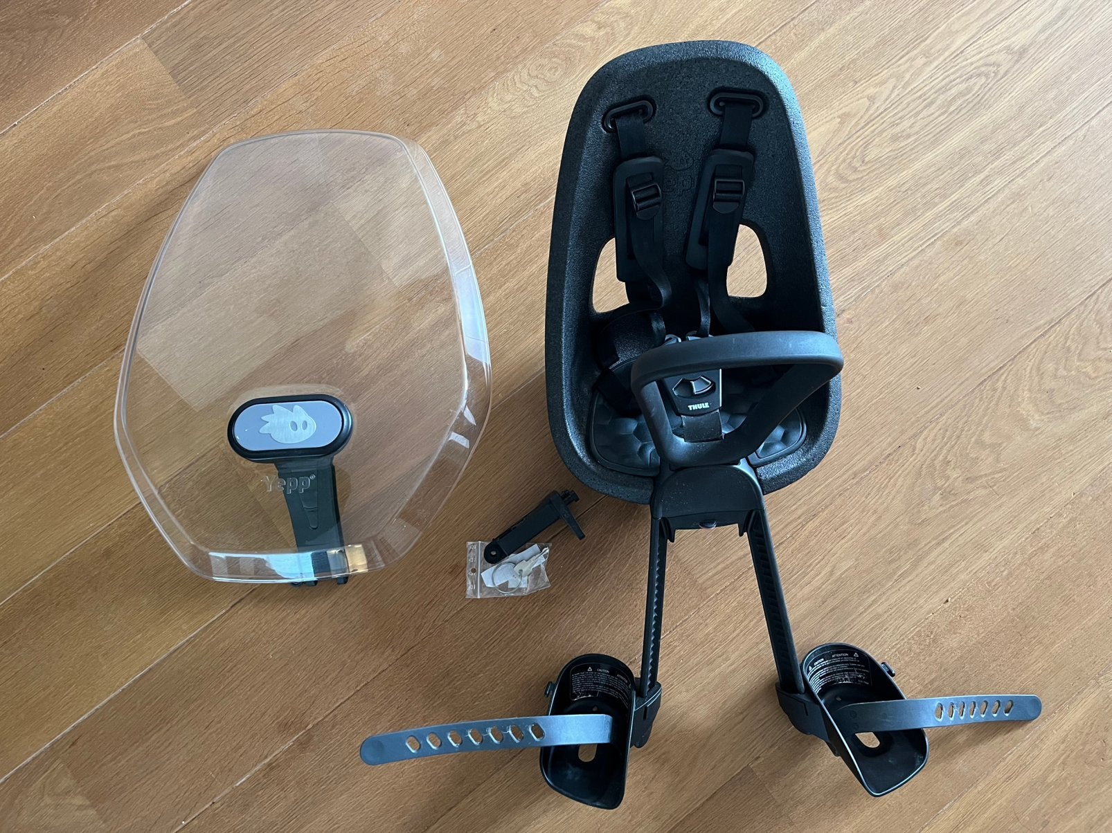 Thule Yepp Nexxt Mini + Scherm + Adapter, Ophalen, Voetsteuntjes, Zo goed als nieuw, Voorzitje