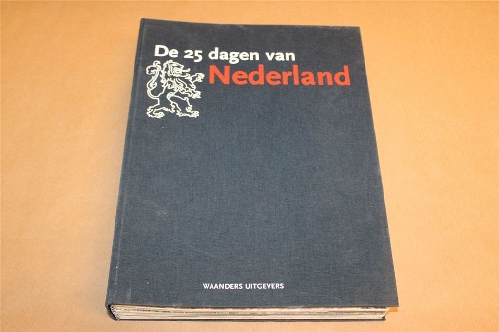 25 Dagen van Nederland Deel 2 — Historische Keerpunten, Boeken, Ophalen of Verzenden, Gelezen