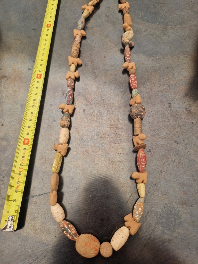 Etnische ketting met stenen kralen, Antiek en Kunst, Ophalen of Verzenden
