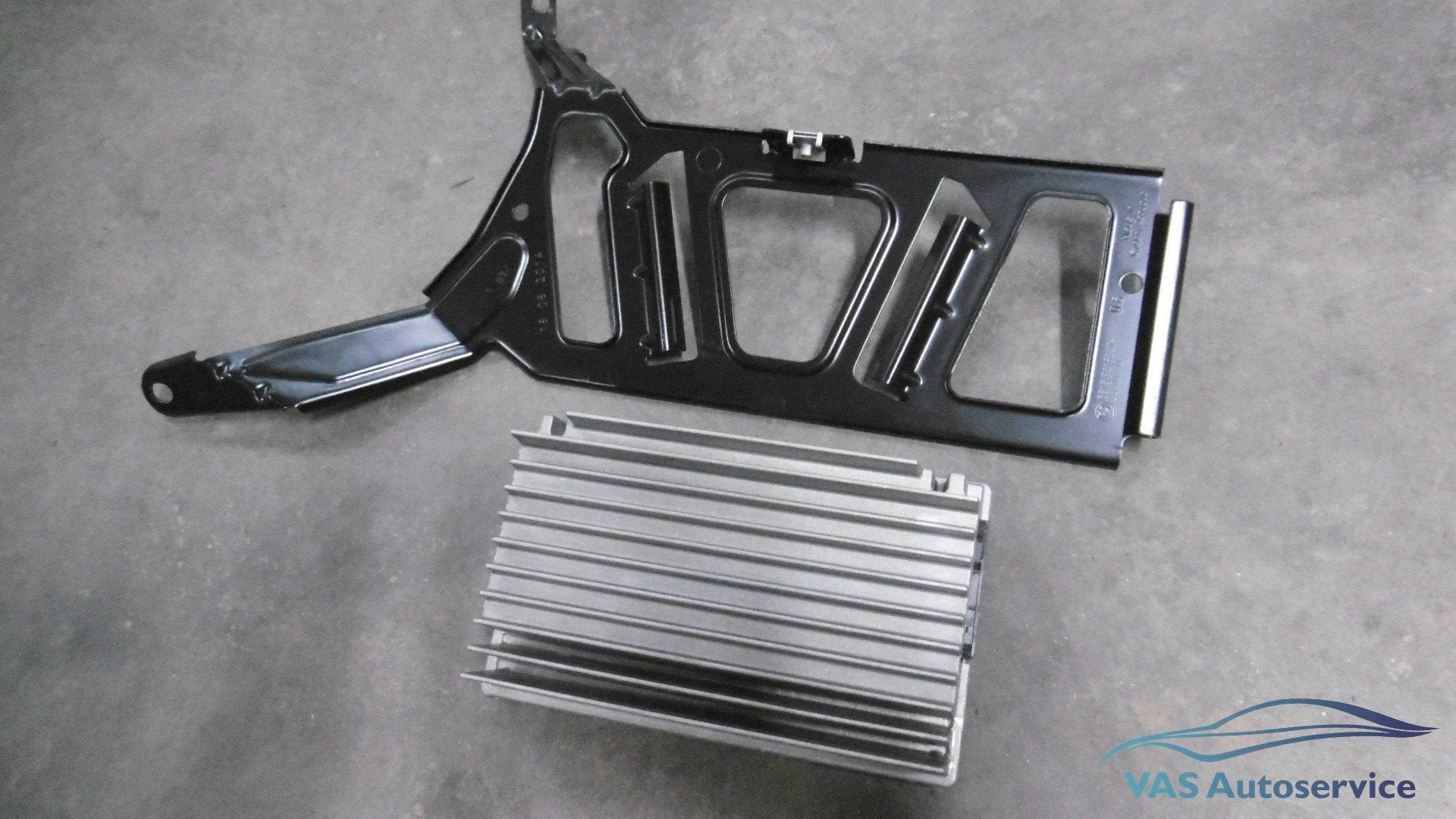 HiFi -versterker BMW   65 12 6 841 970, Auto diversen, Ophalen of Verzenden, -, -, -