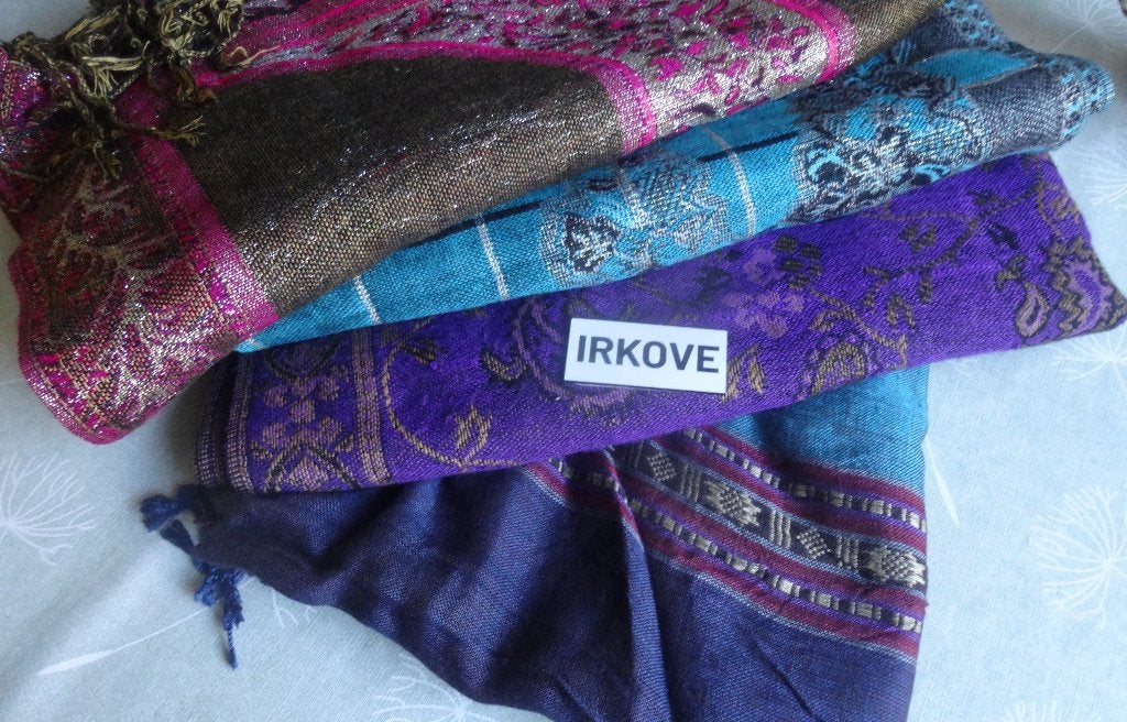 PRACHTIGE LICHTE SJAALS * 4 Stuks ! Mag Los Verkocht *, Kleding | Dames, Verzenden, Zo goed als nieuw, Maat 46/48 (XL) of groter