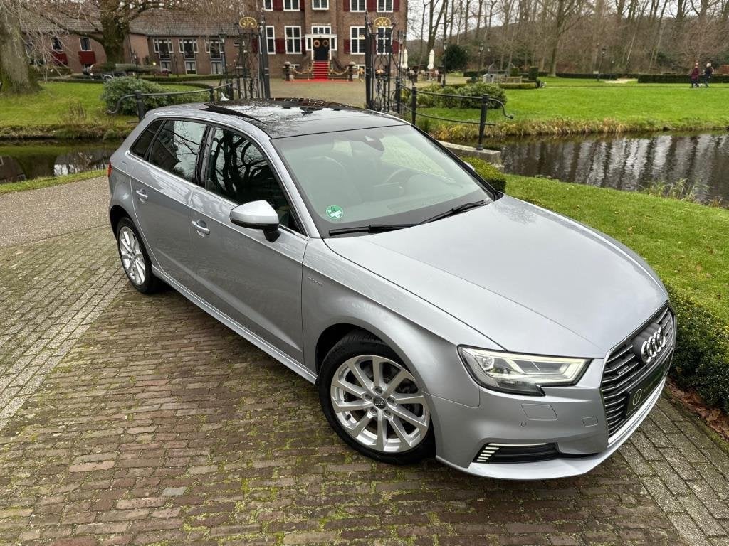 Audi A3 Sportback 1.4 e-tron | Pano | LED | Adaptive | Plug-, Auto's, Stof, Gebruikt, 150 pk, Automatische klimaatregeling