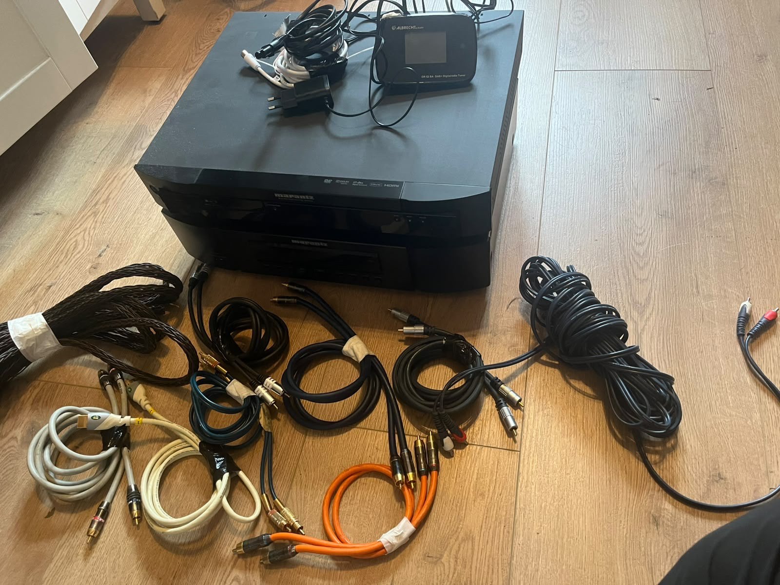 Partij merk RCA audiokabels+Marantz Blu-ray & tuners alles, Audio, Tv en Foto, Ophalen of Verzenden, Zo goed als nieuw, Minder dan 2 meter