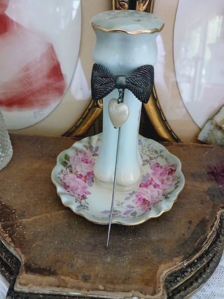 Antieke hoedenspeld met strik en hartje, Antiek en Kunst, Verzenden