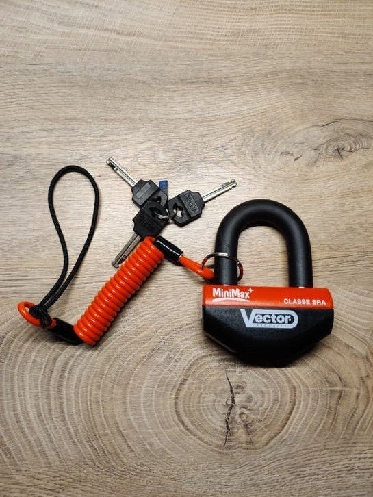 Vector MiniMax+ schijfremslot (ART4 goedgekeurd), Motoren, Accessoires | Sloten, Ophalen of Verzenden, Zo goed als nieuw