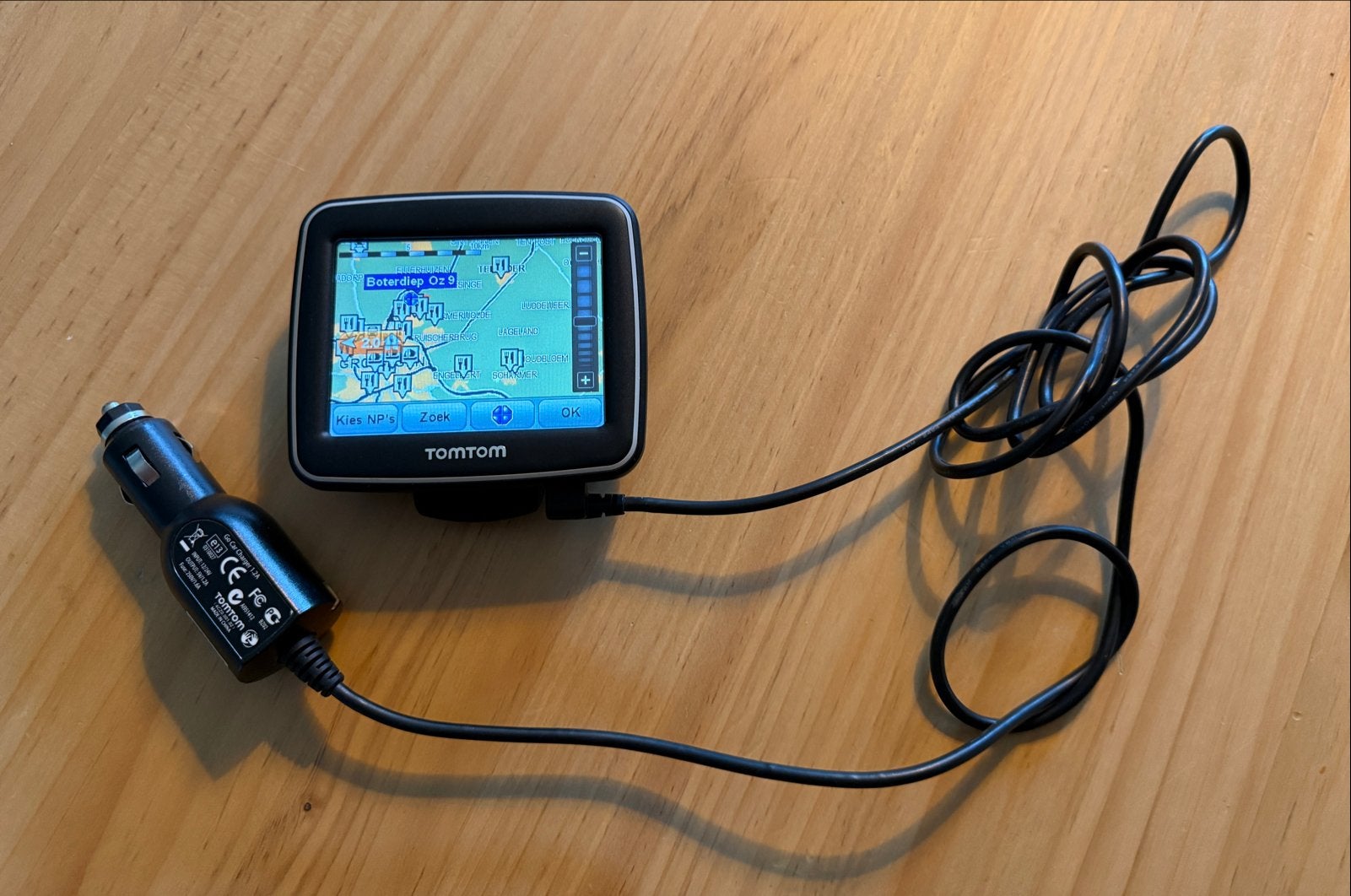 TomTom Start navigatiesysteem met autolader, Ophalen of Verzenden, Zo goed als nieuw
