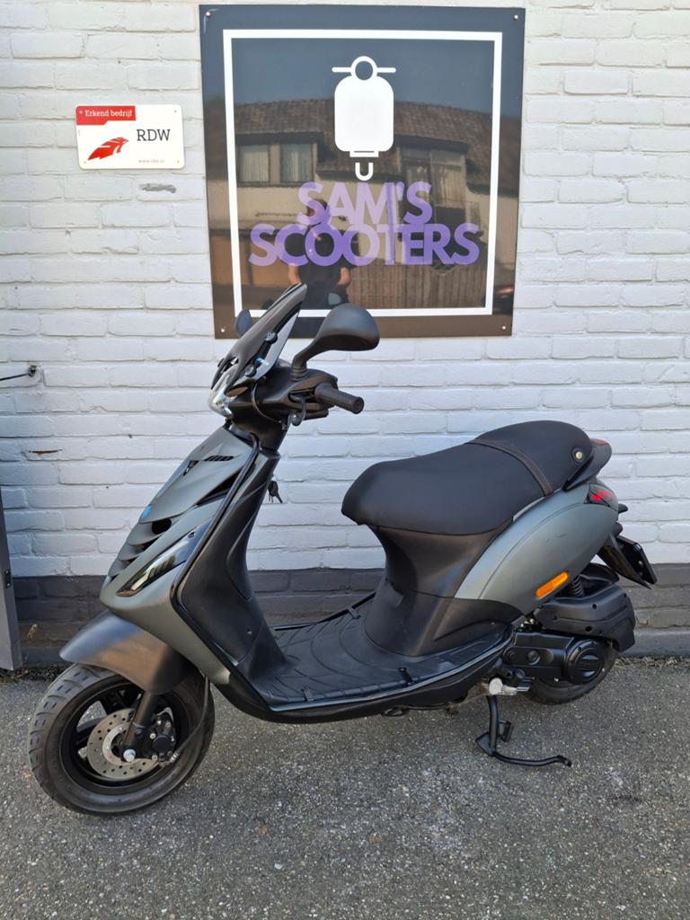 Piaggio Zip | 2021 | 5127 KM, Ophalen, Gebruikt, Piaggio