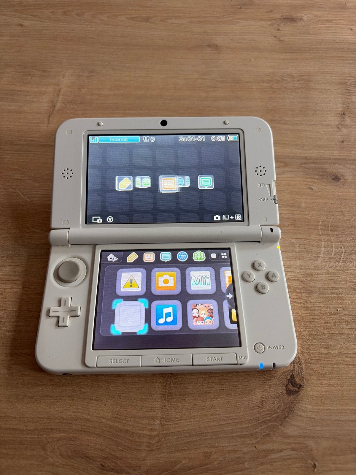 Nintendo 3DS XL met Super Mario 3D Land + oplader en stylus, Spelcomputers en Games, Verzenden, Wit, 3DS XL, Gebruikt