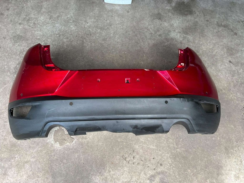 achterbumper cx-3 dk8a-50221 pdc vanaf 2015 2x rood, Auto-onderdelen, Mazda, Mazda, Bumper, Gebruikt
