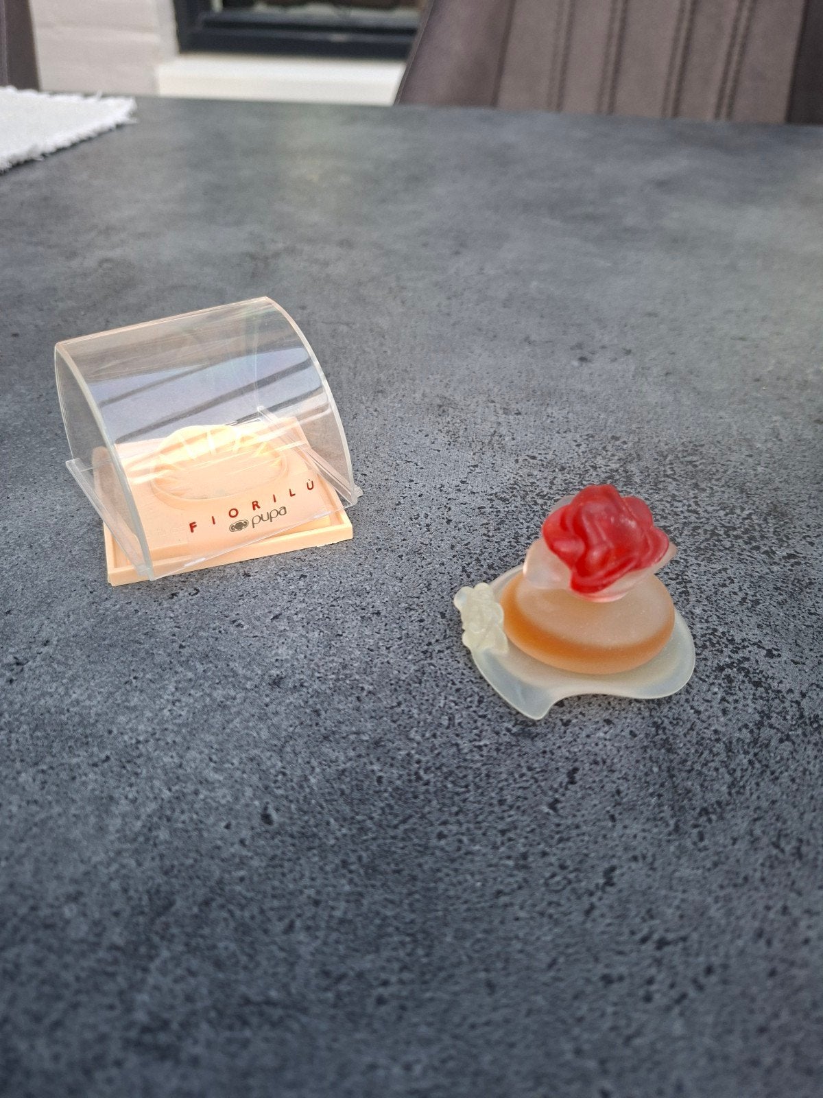 Vintage Fiorilu Pupa parfumflesje met doosje, Verzamelen, Ophalen, Gebruikt