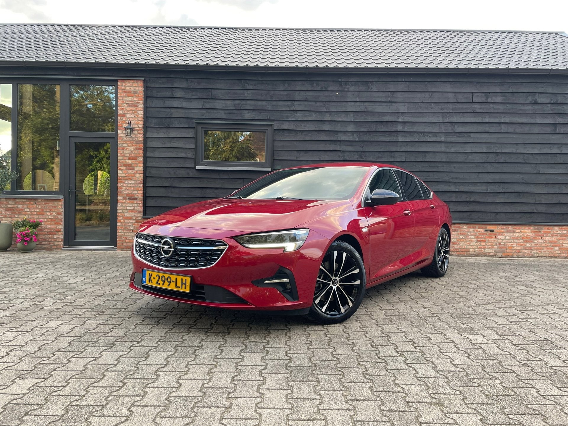 Opel Insignia Grand Sport 2.0 Turbo Ultimate - Automaat - Le, 1998 cc, Gebruikt, 4 cilinders, 2000 kg