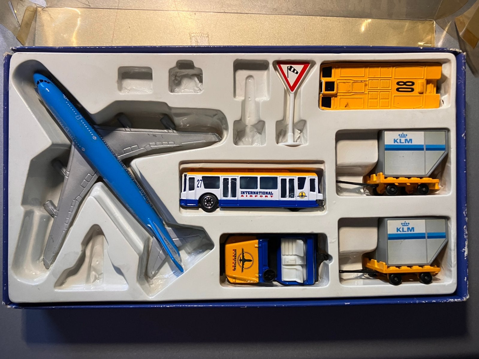 KLM Airport set, Ophalen of Verzenden, Zo goed als nieuw, Schaalmodel