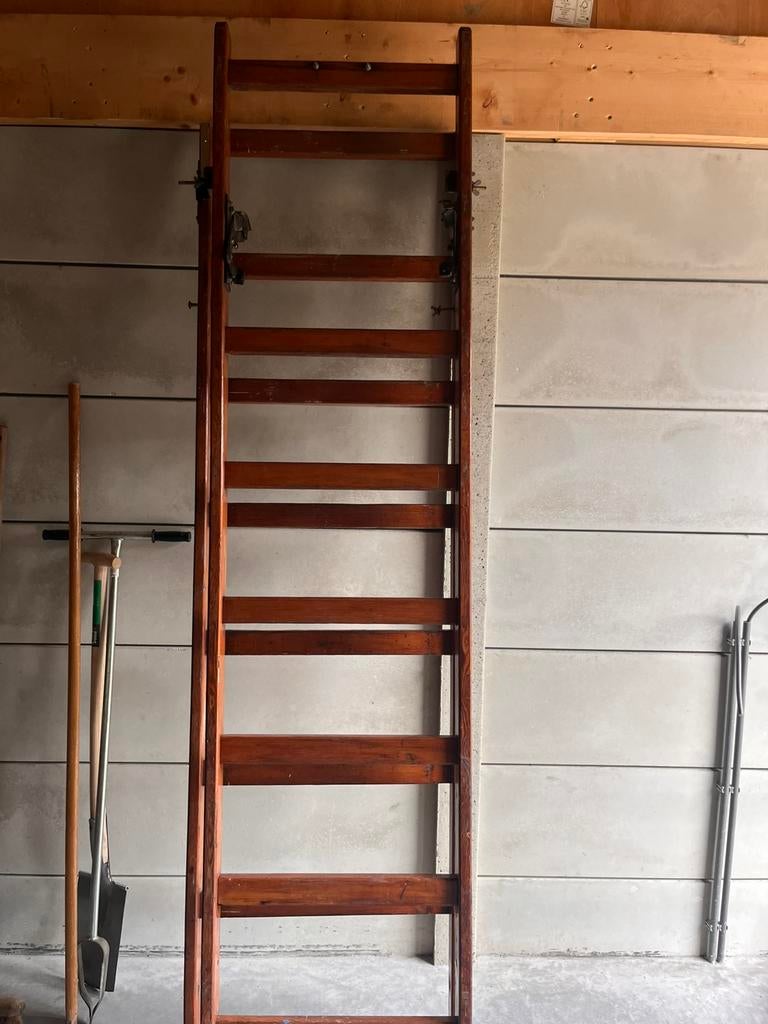 Vintage gymzaal trappen, Ophalen, Zo goed als nieuw