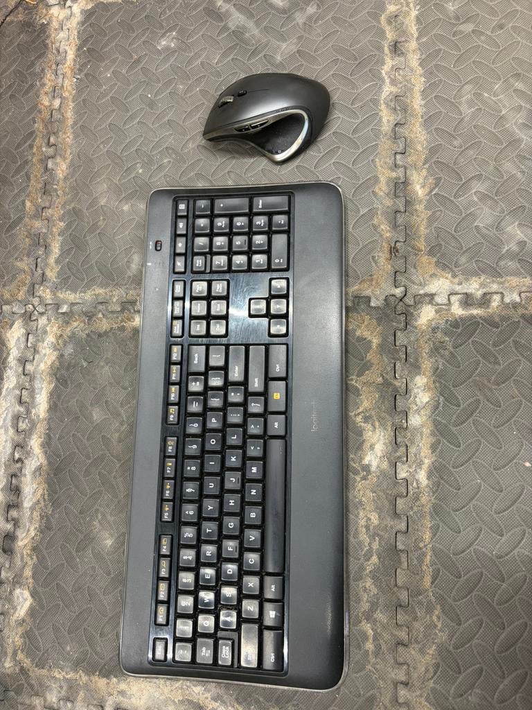 Logitech toetsenbord en muis, Ophalen of Verzenden, Zo goed als nieuw